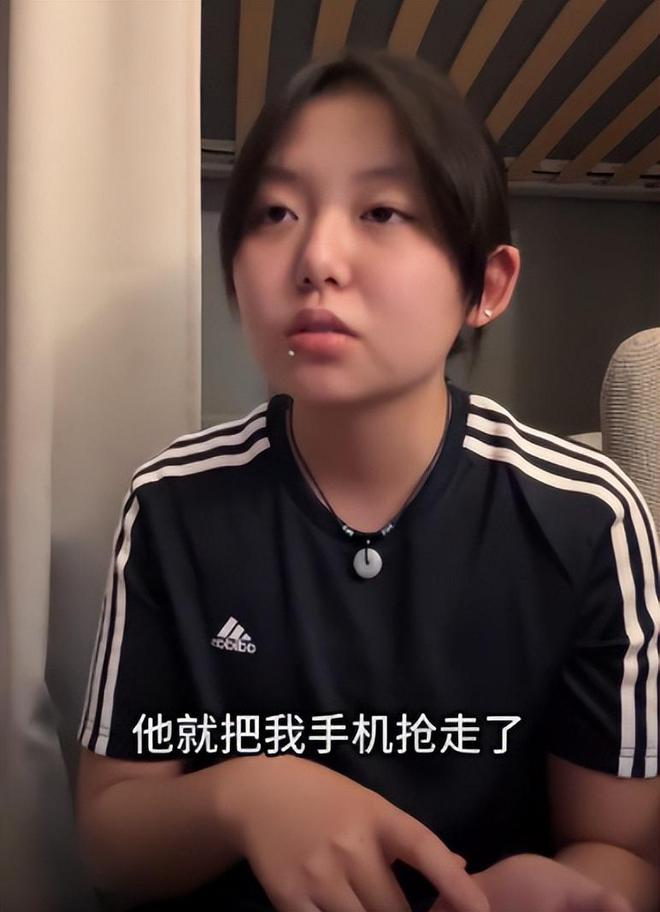 5岁百万网红光天化日被韩国机场人员霸凌CQ9电子app辱骂踹人抢手机中国1(图9)